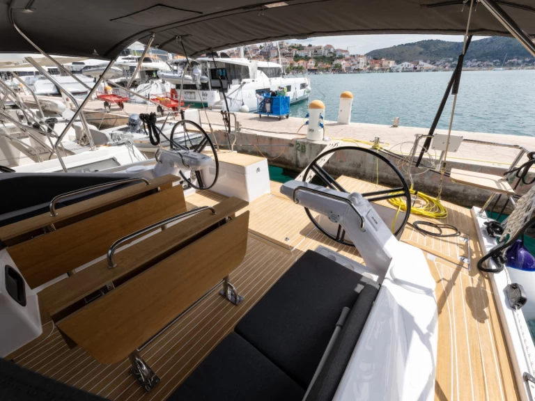 Ein Elan Impression 45 mieten in Split