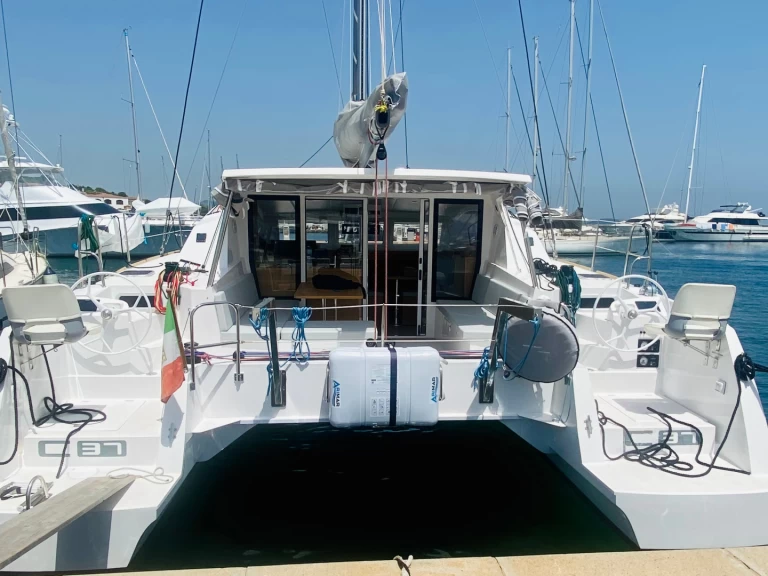 Ein  C-CAT 37 mieten in Olbia