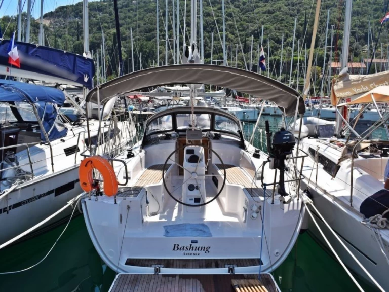 Ein Bavaria Cruiser 34 mieten in Zaton