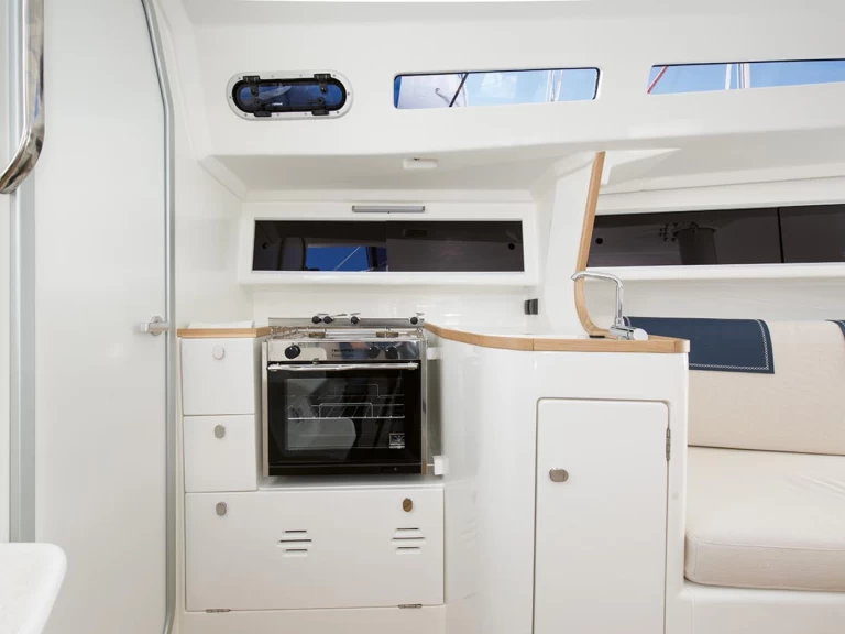 Segelboot mit oder ohne Skipper Italia Yachts mieten in Punat