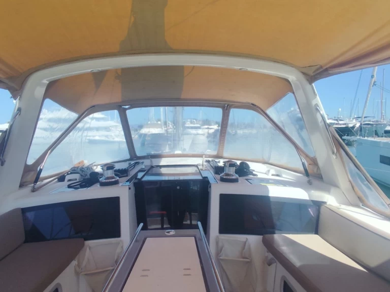 Bénéteau Oceanis 48 mieten Gouviá