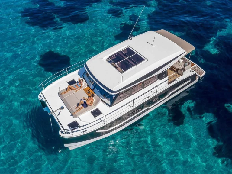 Motorboot mit oder ohne Skipper Fountaine Pajot mieten in Phuket Yacht Haven Marina