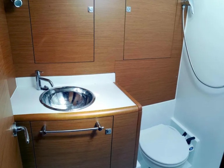 Ein Jeanneau Sun Odyssey 449 mieten in Agropoli