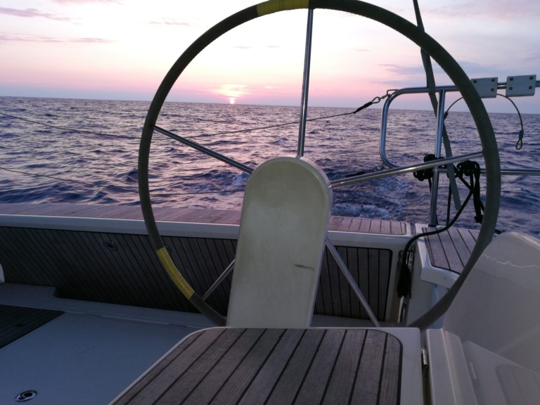 Ein Bavaria Cruiser 46 mieten in Olbia