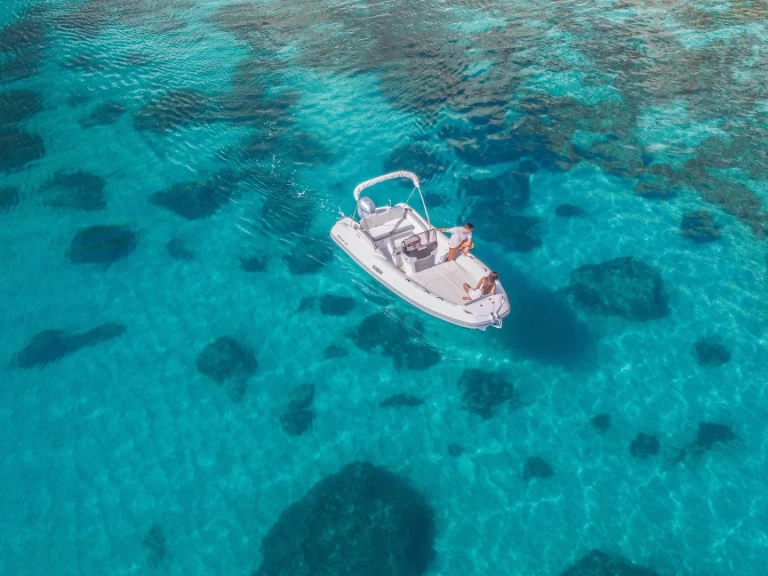Schlauchboot mit oder ohne Skipper Salpa mieten in Cagliari