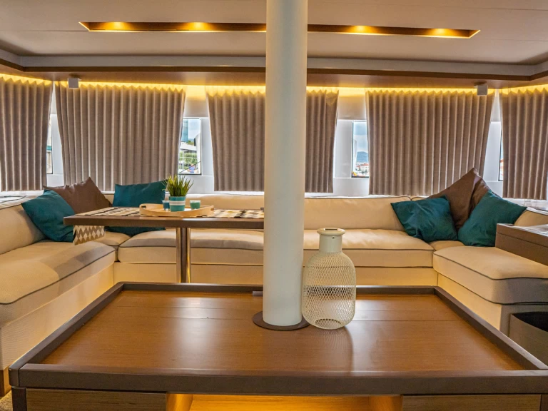 Katamaran mieten in Kaštela zum besten Preis