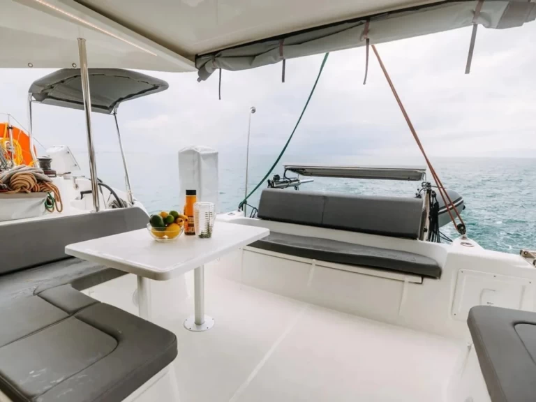 Katamaran mit oder ohne Skipper Excess mieten in Nikiána