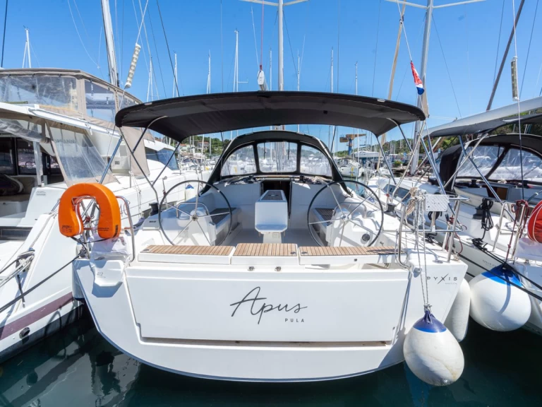 Ein Dufour Dufour 412 Grand Large mieten in Pula