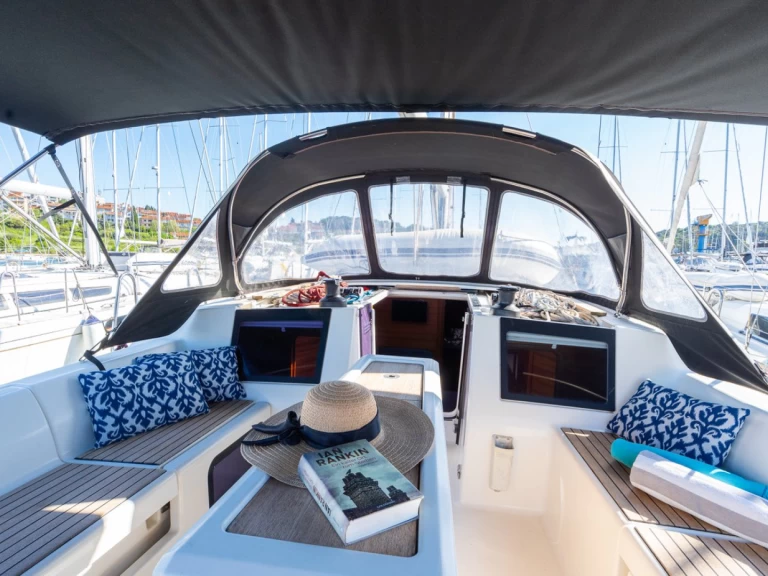 Ein Dufour Dufour 460 Grand Large mieten in Pula