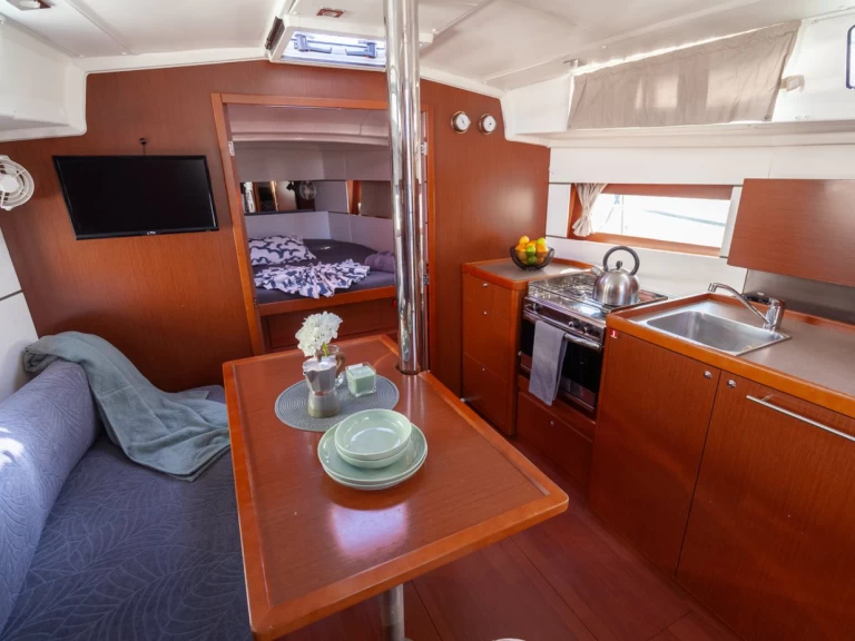 Segelboot mieten in Pula - Bénéteau Oceanis 38.1