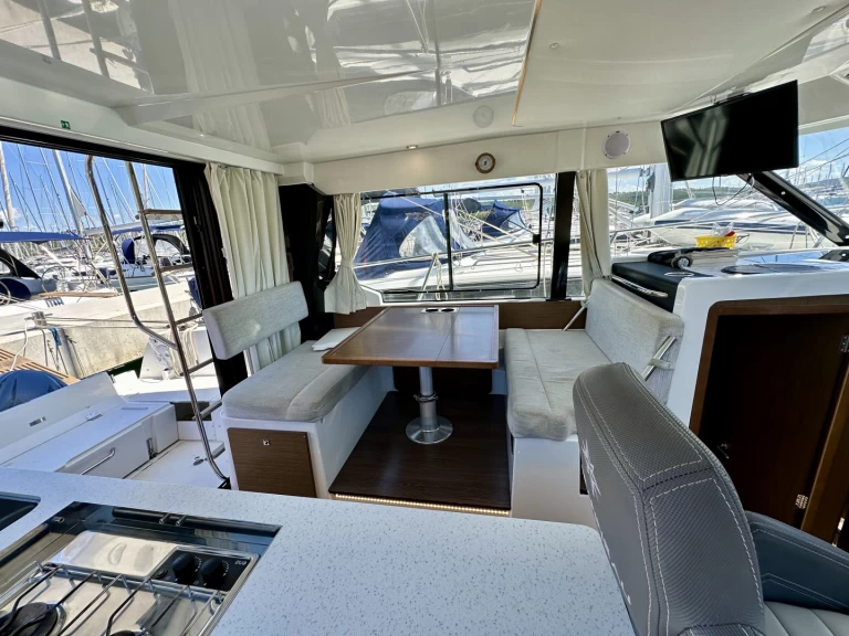 Ein Jeanneau Merry Fisher 1095 Fly mieten in Drage