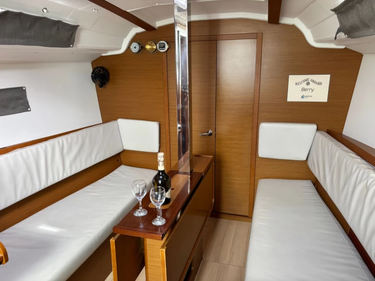 Vermietung Segelboot Jeanneau mit Führerschein