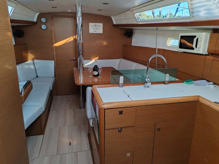 Boot mieten Drage günstig Sun Odyssey 389