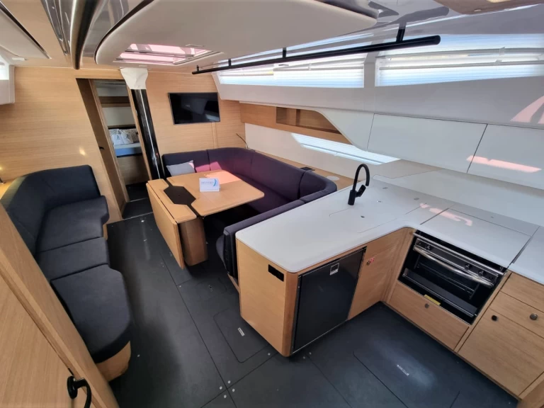 Elan Elan E6 mieten Punat