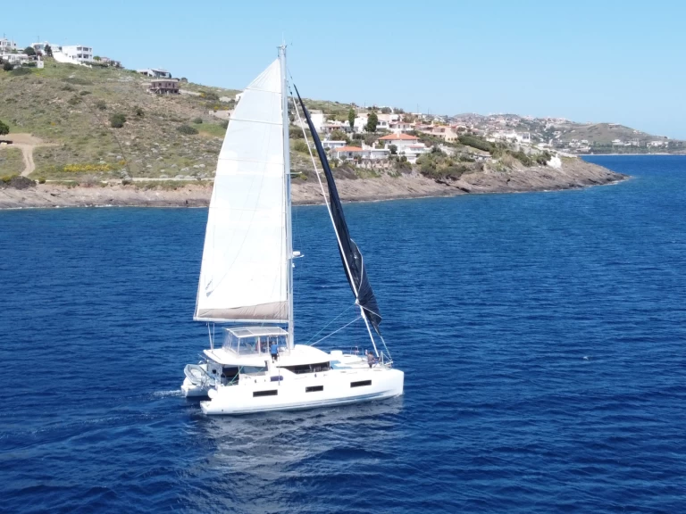 YachtCharter in Lavrion - Lagoon Lagoon 46 auf SamBoat