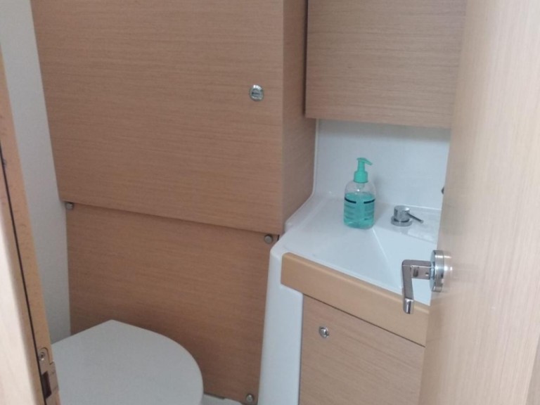 Bootsverleih Bénéteau Oceanis 38.1 La Spezia Samboat