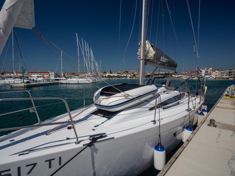 YachtCharter in Betina - Elan E4 auf SamBoat