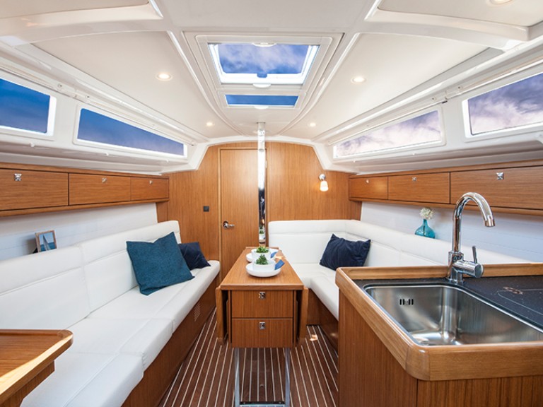 YachtCharter in Punat - Bavaria Cruiser 33 auf SamBoat