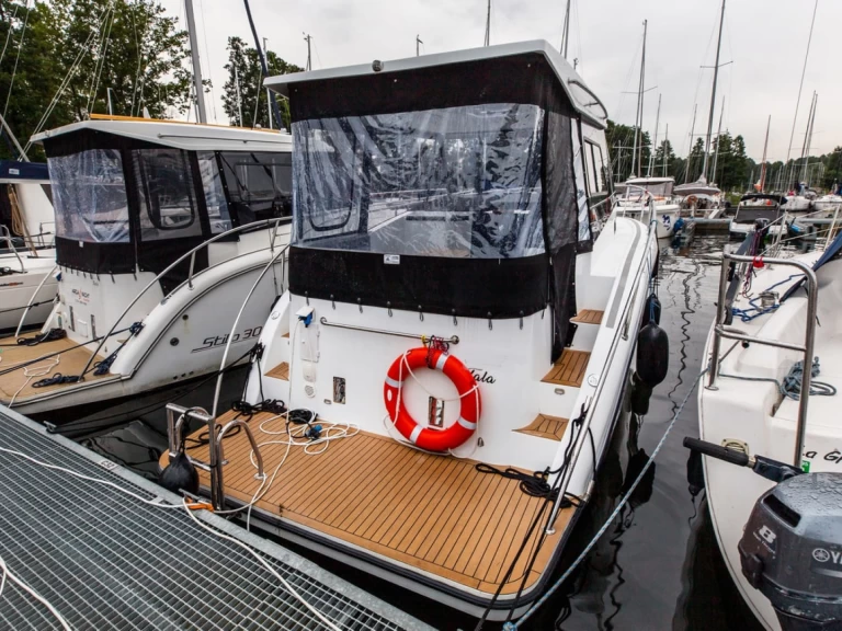 Motorboot mieten in Ogonki zum besten Preis