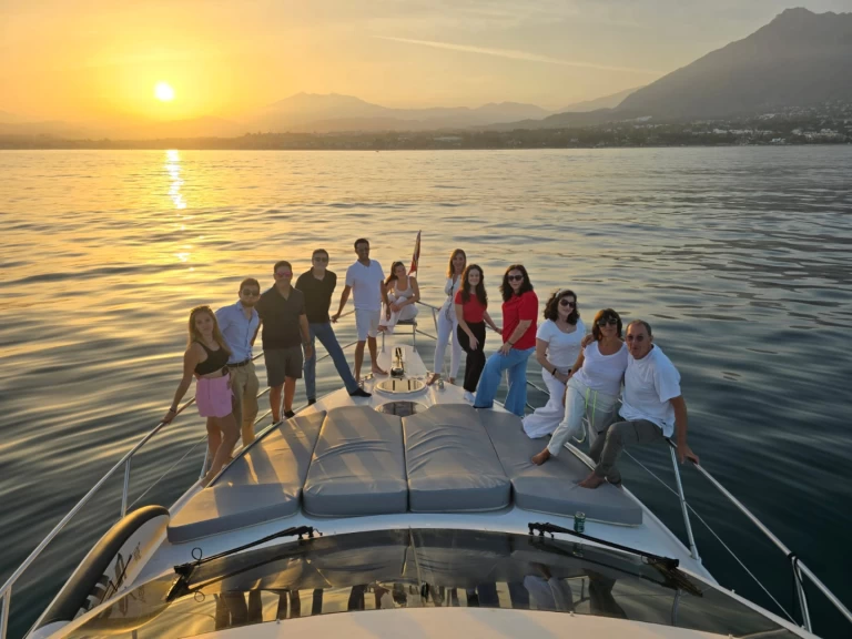 Boot mieten Marbella günstig Majestic 46 Fly