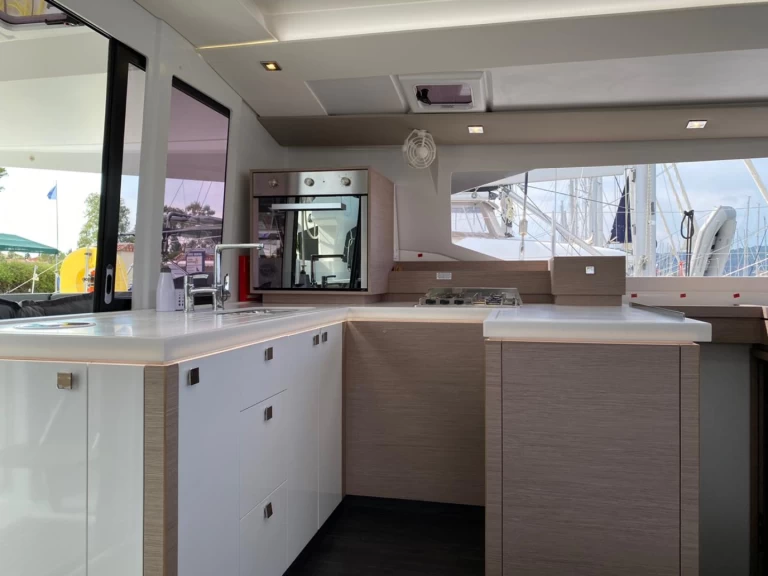 Bootsverleih Fountaine Pajot Astrea 42 Níkiti Samboat
