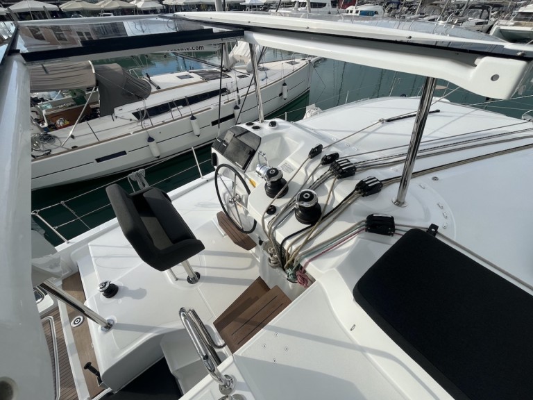 Boot mieten Lefkáda günstig Lagoon 43