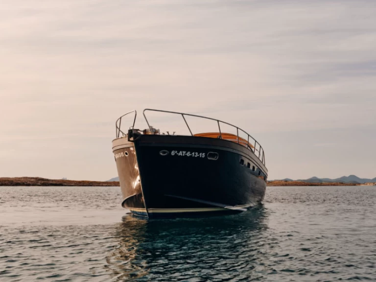 Ein Cantieri Navali Patrone Patrone 42 mieten in Port des Torrent