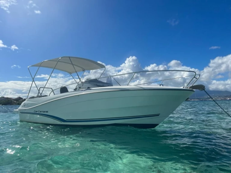 Ein Jeanneau Cap Camarat 7.5 CC Serie 2 mieten in Les Trois-Îlets