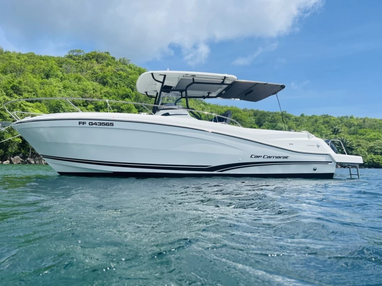 YachtCharter in Les Trois-Îlets - Jeanneau Cap Camarat 9.0 CC auf SamBoat