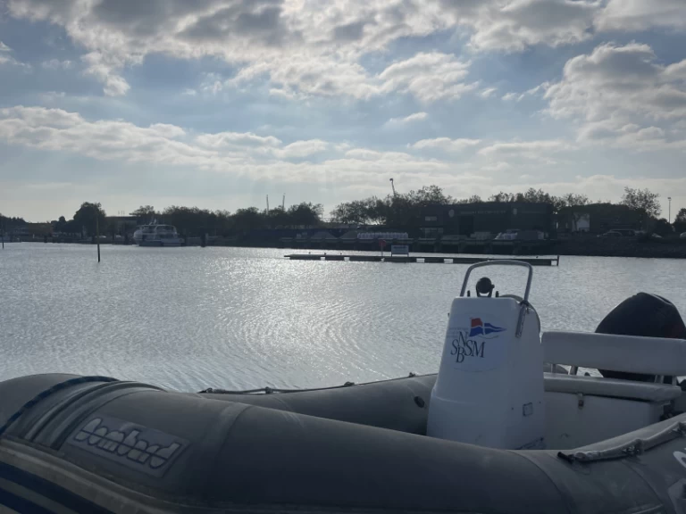 Schlauchboot mit oder ohne Skipper Explorer mieten in Vannes