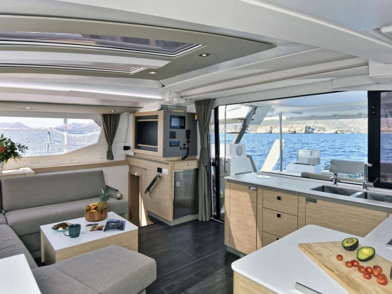 YachtCharter in Piräus - Fountaine Pajot HELIDONI auf SamBoat