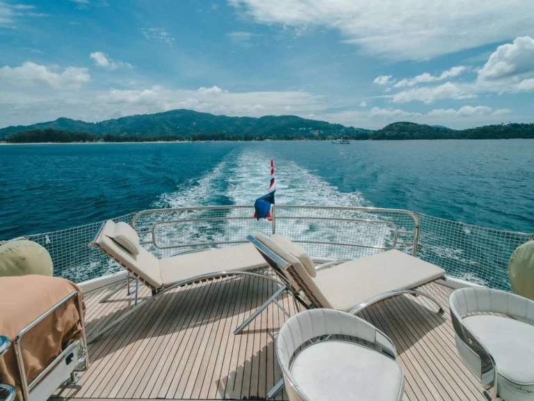 MonteCarloYachts BAYC Asia mieten Phuket