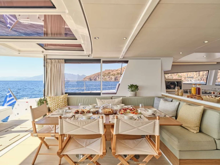 Yacht mieten in Néa Péramos zum besten Preis