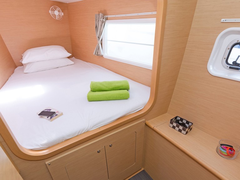 Ein Lagoon Lagoon 380 mieten in Lavrion