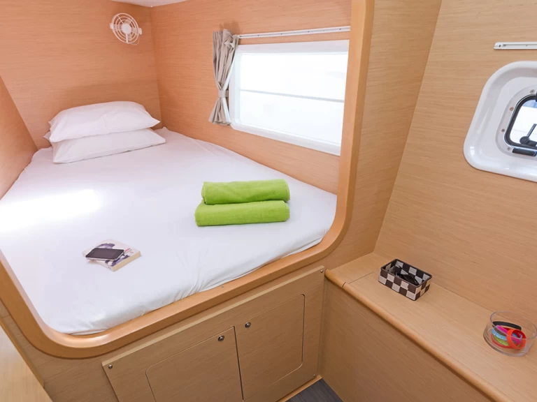 Ein Lagoon Lagoon 380 mieten in Lavrion