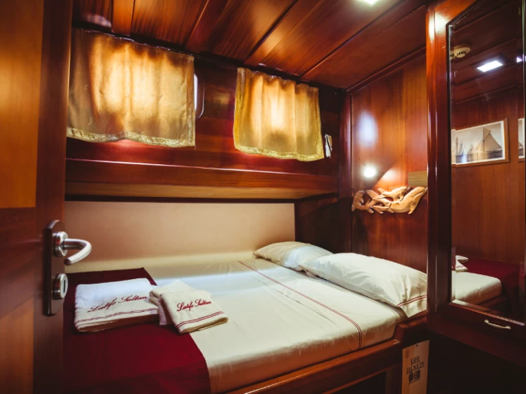  Latife Sultan mieten Milazzo