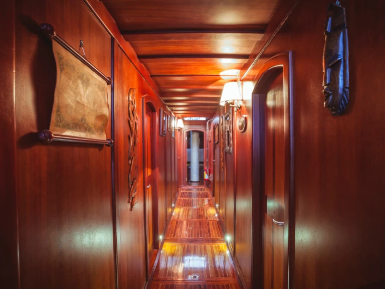 Ein  Latife Sultan mieten in Milazzo