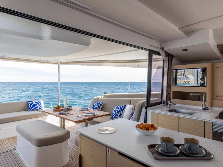 Ein Fountaine Pajot FP 44 mieten in Marina de Portimão