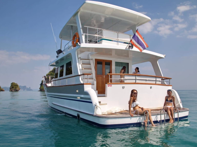 Motorboot mit oder ohne Skipper Grand Banks mieten in Phuket