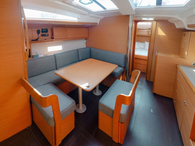 Ein Dufour Dufour 430 Grand Large mieten in Préveza