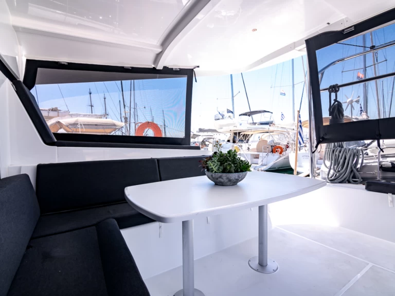 Katamaran mieten in Toúrlos zum besten Preis