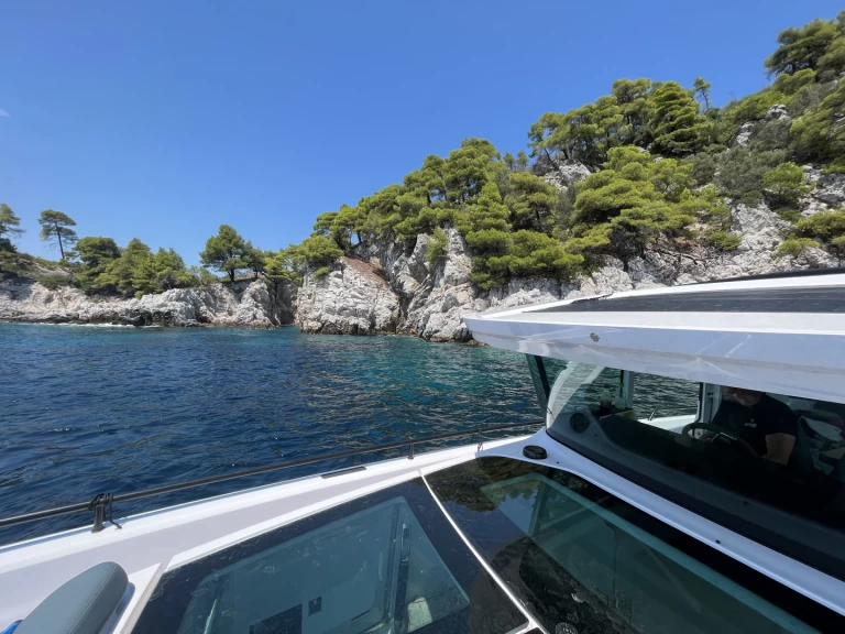 Vermietung Motorboot Axopar mit Führerschein