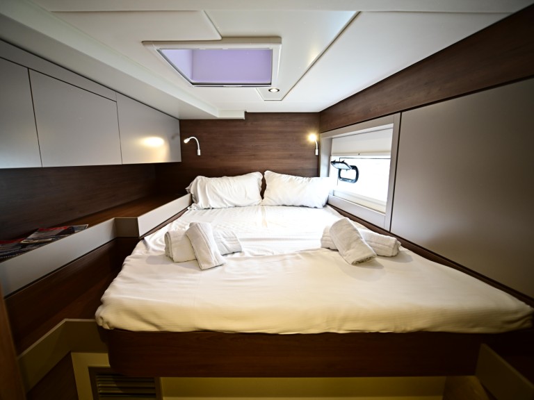 Katamaran mit oder ohne Skipper Bali mieten in Furnari