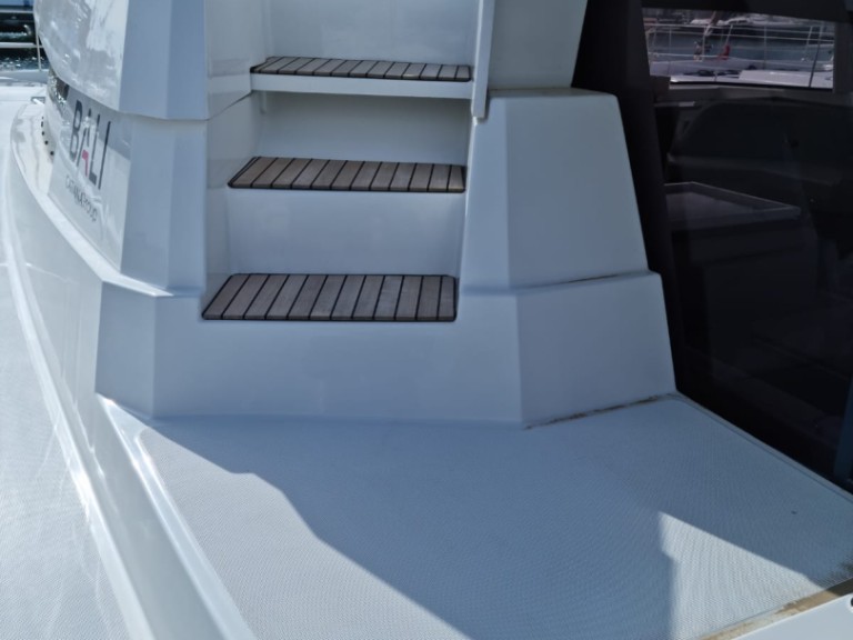 Ein Bali Bali 5.4 mieten in Ribishi