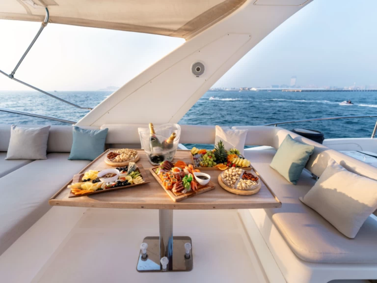 Bootsverleih Azimut Azimut 53 Fly Dubai Marina Samboat