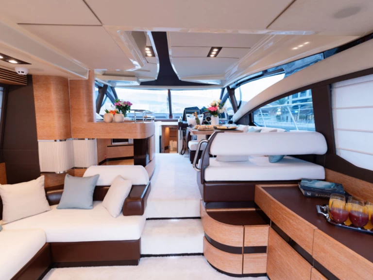 YachtCharter in Dubai Marina - Azimut Azimut 53 Fly auf SamBoat