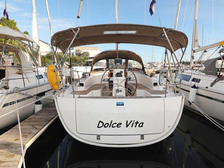 Bootsverleih Bavaria Cruiser 33 Šibenik Samboat