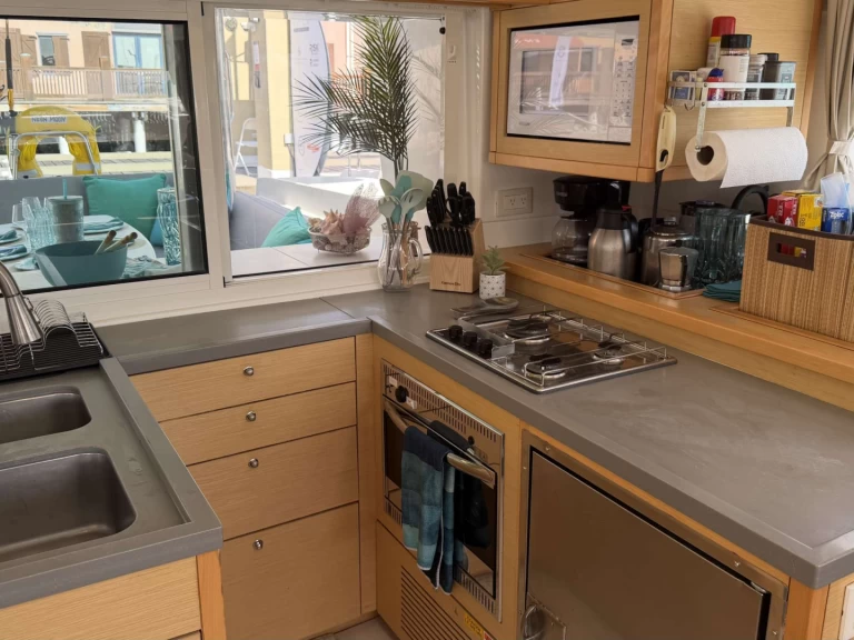 Lagoon NEON MOON mieten Britische Jungferninseln