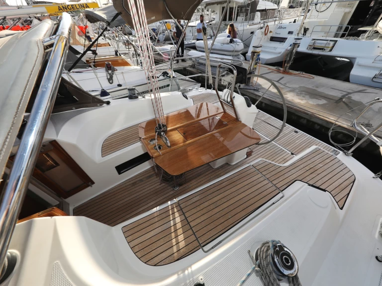 Bootsverleih Bavaria Cruiser 33 Šibenik Samboat