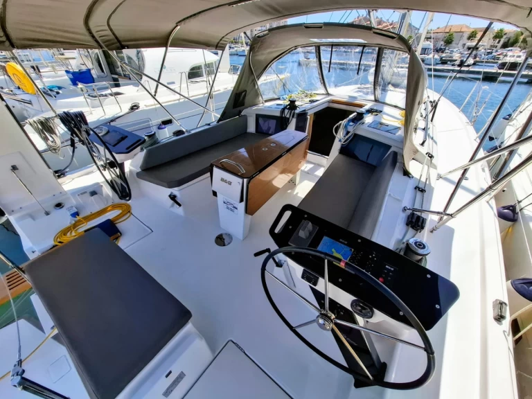 Segelboot mieten in Šibenik zum besten Preis